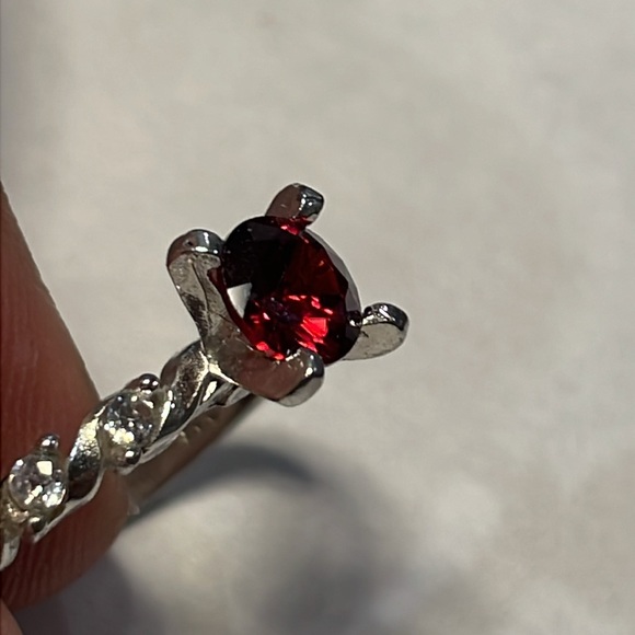 Silver ring with zirconias and central red stone, 17 mm diameter sterling 0.925 - Picture 4 of 4
